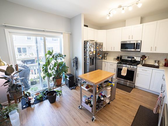 4th image of 709 Hanbury Dr