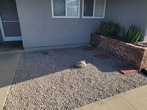 2nd image of 1359 Tamarix St