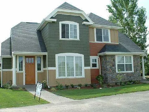 1070 SE Garrison Village Way