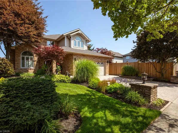 4 Lido Dr, Hamilton, ON L8E 5E5