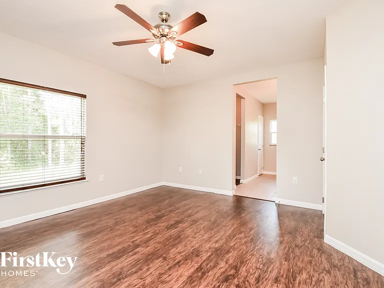 3379 Toluca Ter — Photo 7