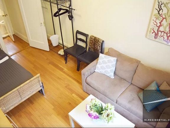 4th image of 3170 33rd St #1A