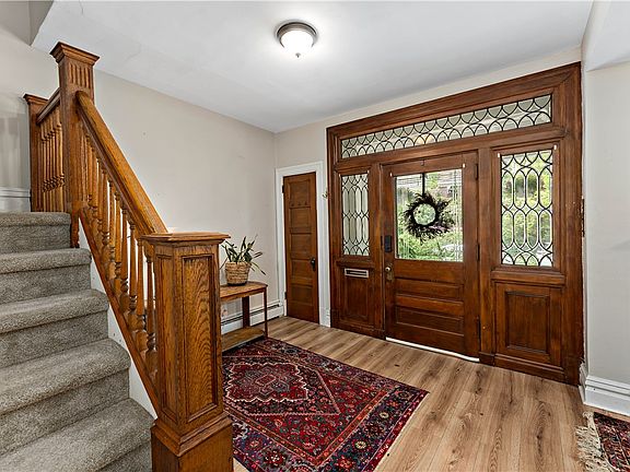 5th image of 212 Elm St