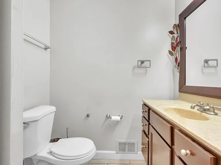 23520 Brandywynne St — Photo 24
