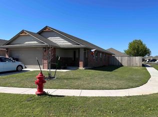 11501 SW 12th St, Yukon, OK 73099