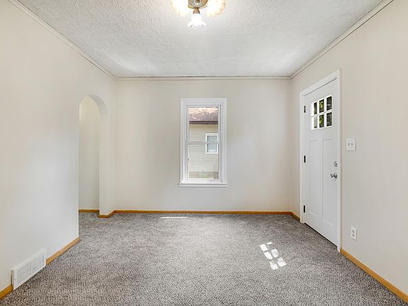 5th image of 1619 Reaney Ave