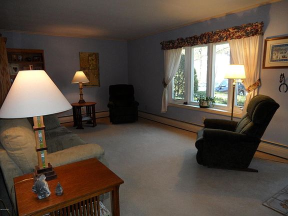 5th image of 2 Pinecrest Dr