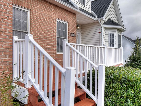 4th image of 1240 Glen Abbey Way