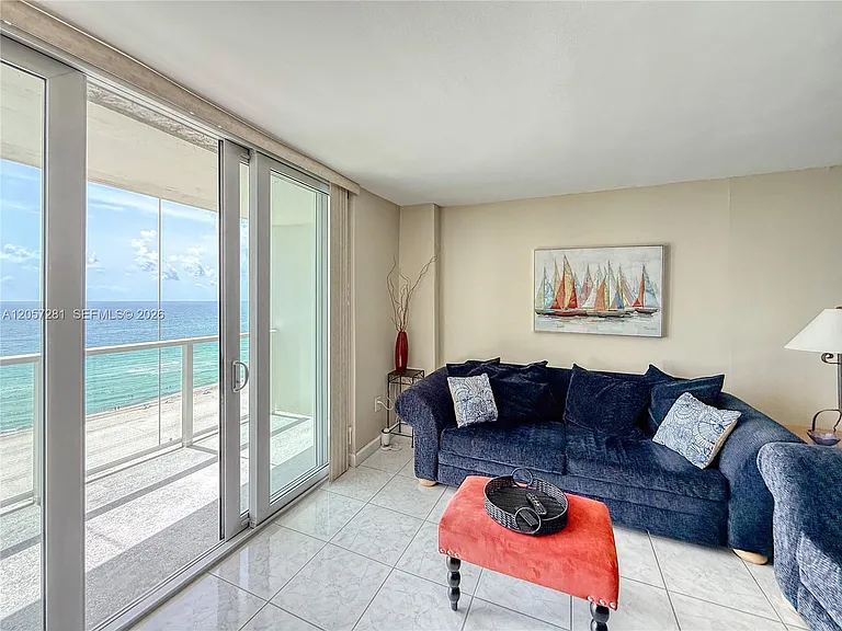 5701 Collins Ave #1508 — Photo 8