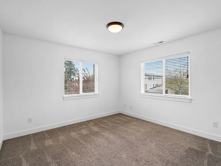 SE 79th Ave — Photo 22
