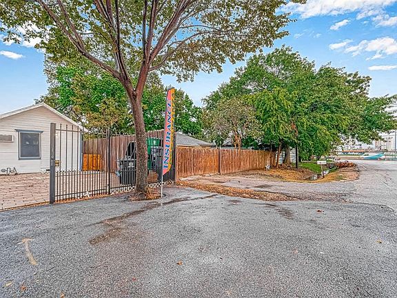 2nd image of 4011 Artdale St