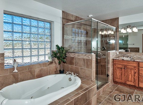 5th image of 2204 E Morrison Ct