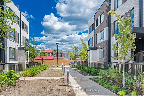 20 Ed Clark Gdns #Townhouse 8 Photo 1