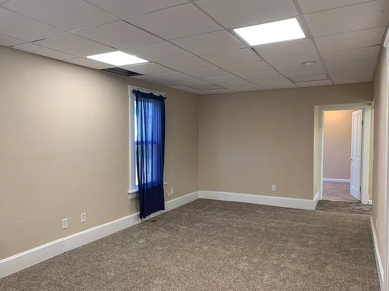 1444 N Sherman Ave — Photo 13
