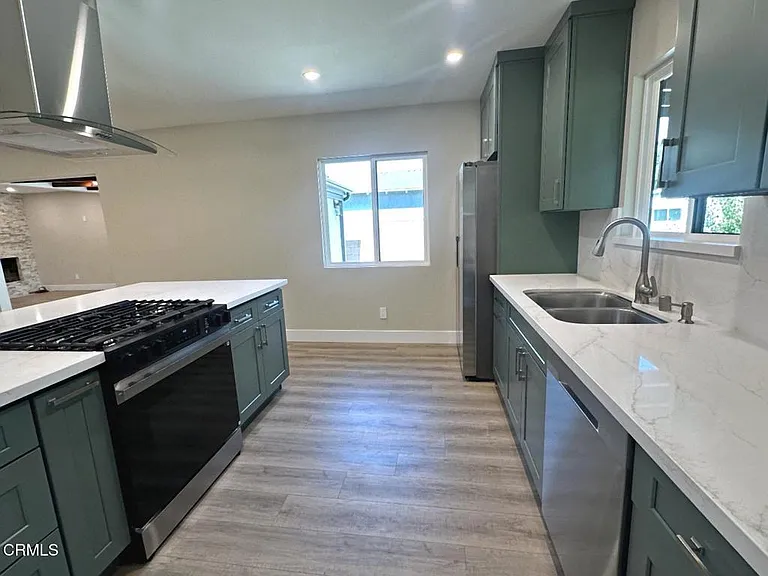 16744 Ludlow St — Photo 8