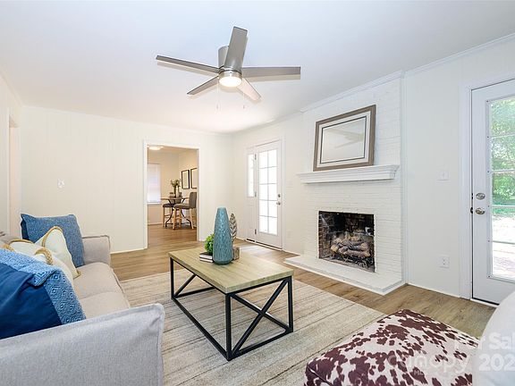 4th image of 4810 Pandora Ct