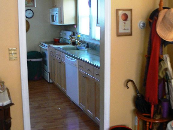5th image of 419 6th Ave