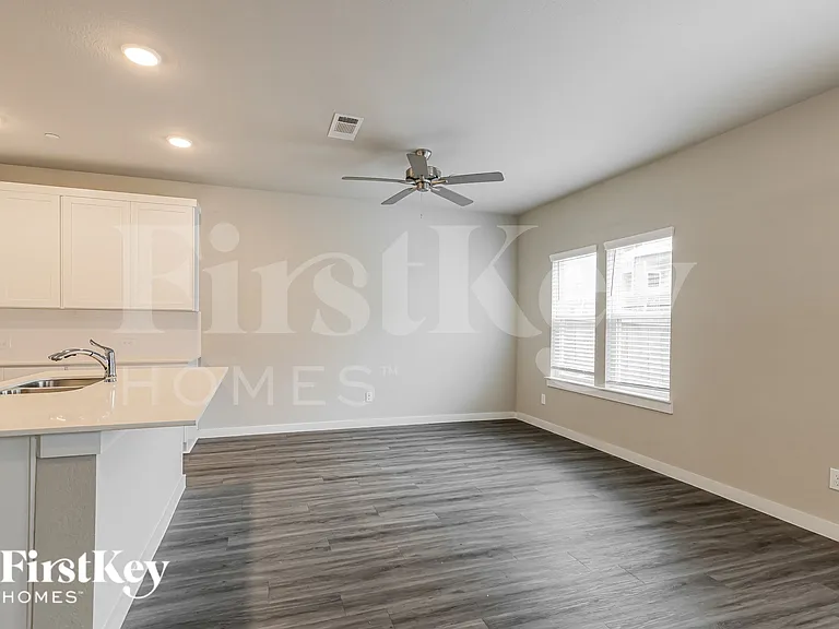 418 S Centro Cir — Photo 3