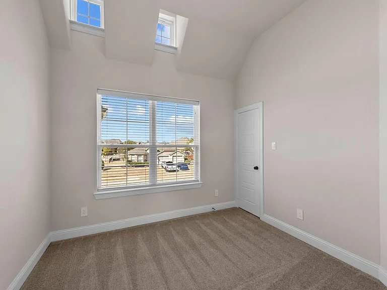 15628 Yarberry Dr — Photo 35