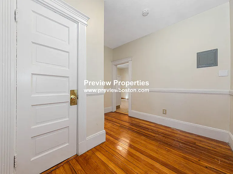 Brackett St — Photo 24