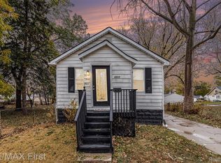 8311 Toepfer Rd, Warren, MI 48089