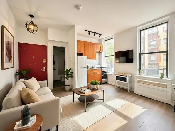 370 West 52nd Street image 1 of 3