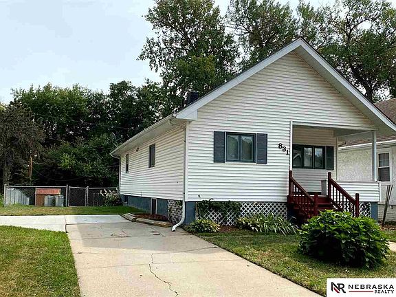 2nd image of 831 S 49th Ave