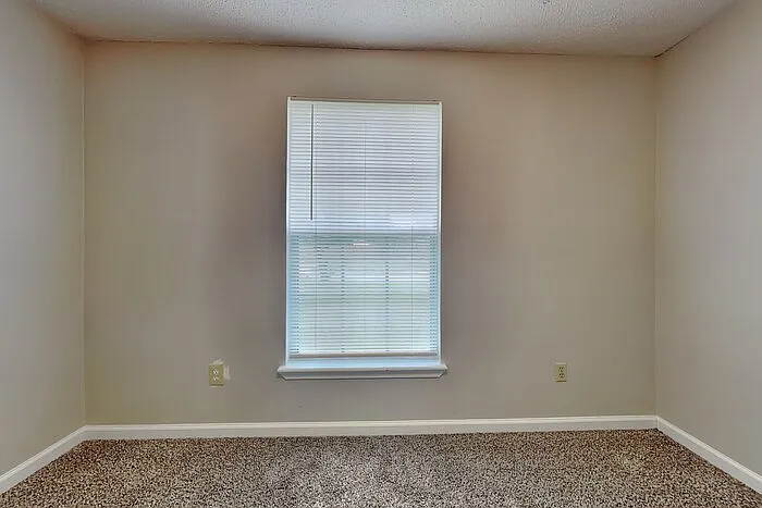 2626 Pinewood Blvd S — Photo 15