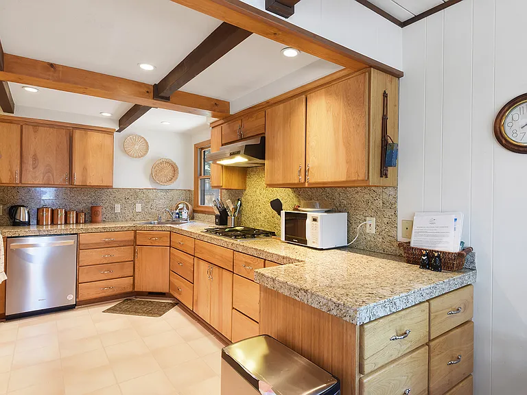 259 Rim Dr — Photo 6