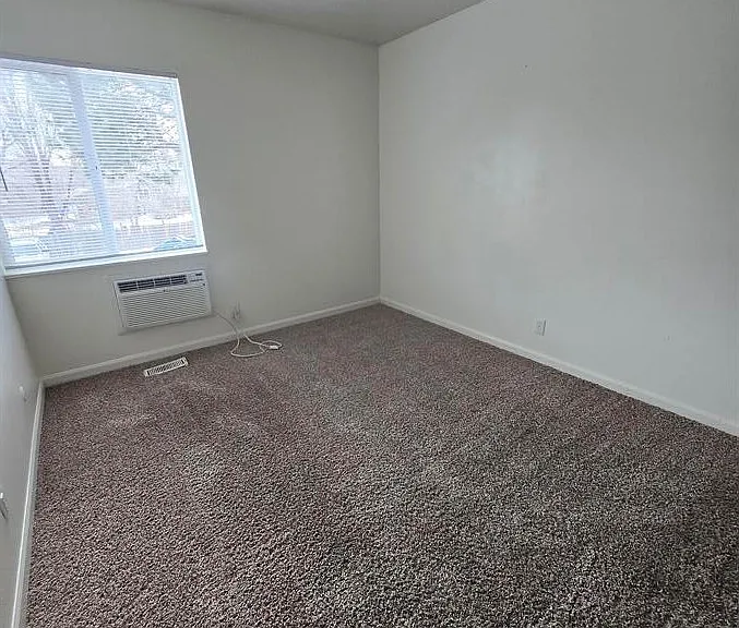 Murray Hill Apartments — Photo 33