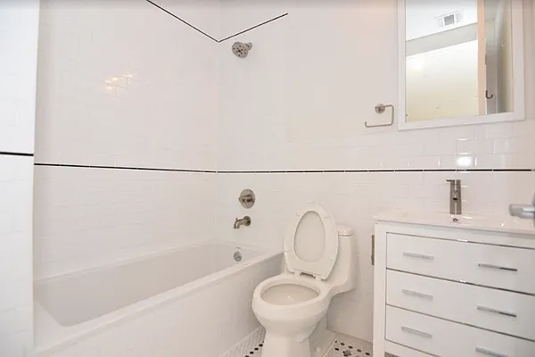 Rented by Elite NY Holdings | media 48