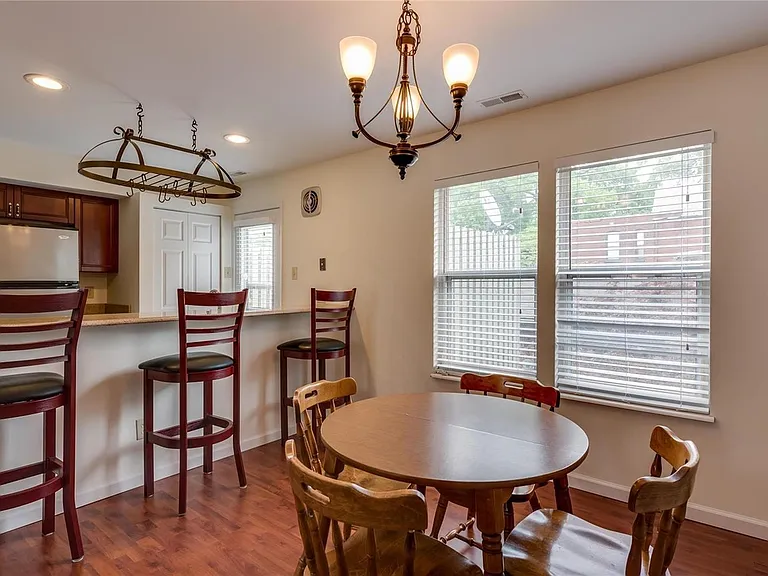 4367 Laclede Ave #E — Photo 9