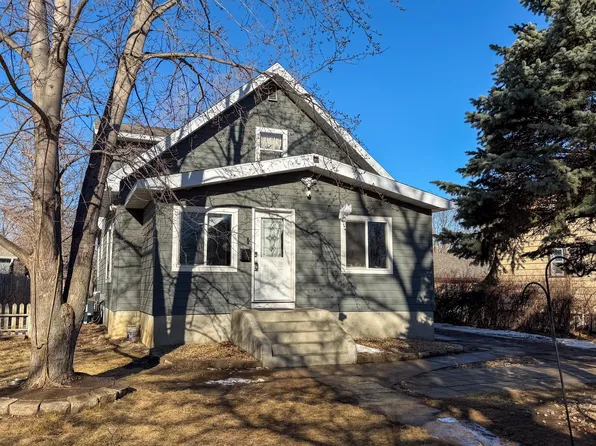 821 Idaho Ave SE, Huron, SD 57350