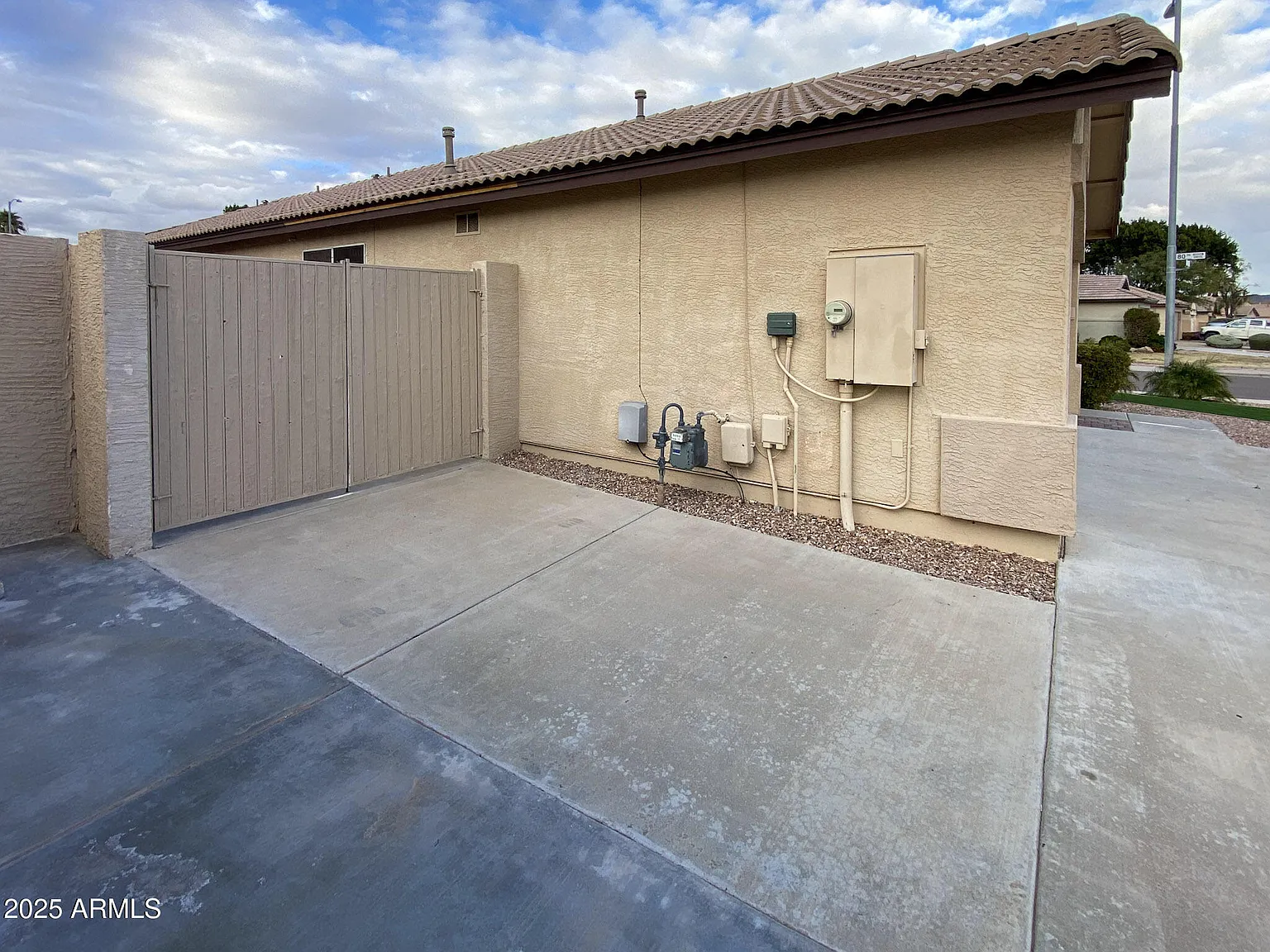 4 bed, 2.0 bath, 1685 sqft, $2,599 — Photo 3