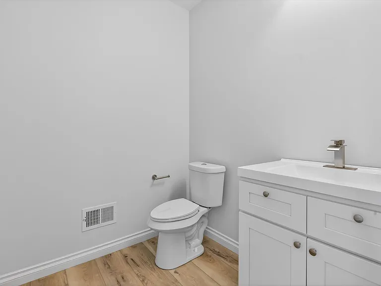 8760 Barrington Dr — Photo 46