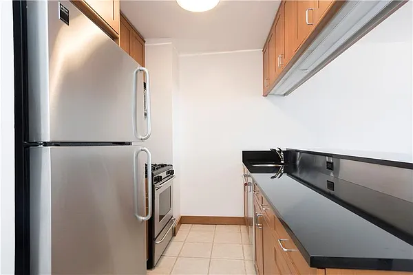 Rented by Douglas Elliman | media 19