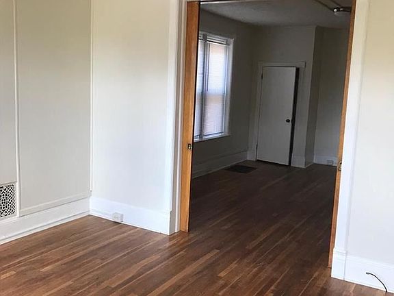 3rd image of 403 Guilford Ave #1
