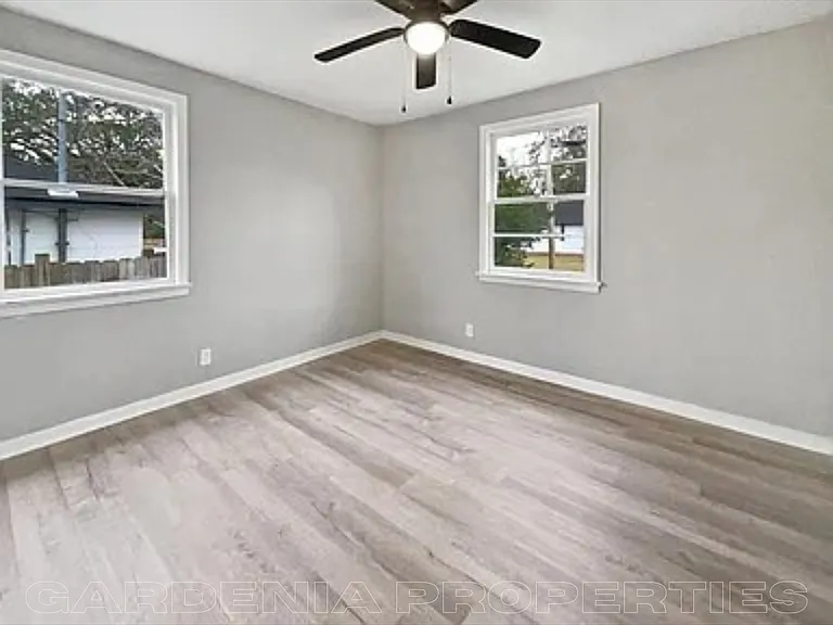 3336 Myra St — Photo 15