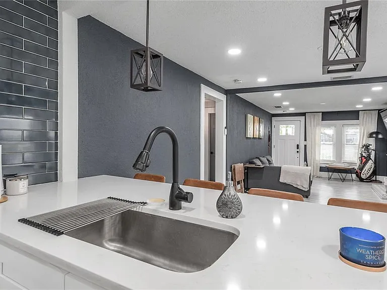 806 E Hamilton Ave — Photo 12
