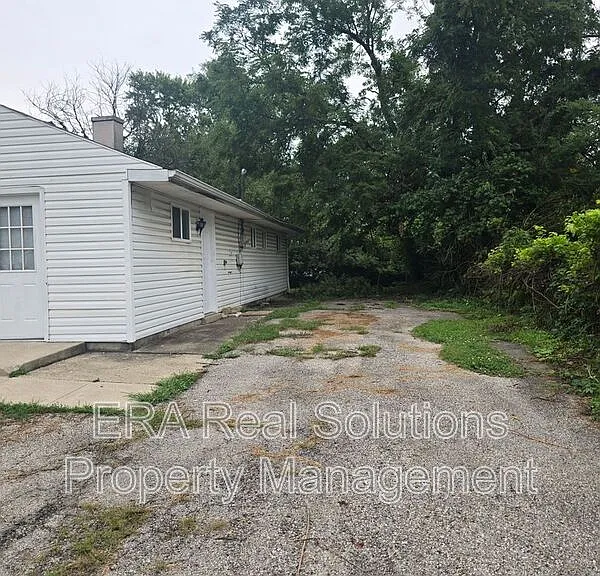 2236 Brentnell Ave — Photo 2