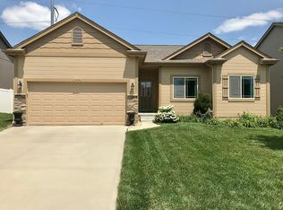 16434 Virginia St, Omaha, NE 68136