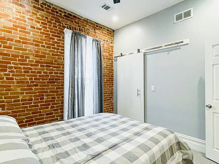 2517 Curtis St — Photo 13