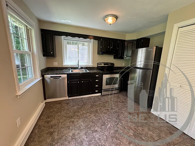 10 Nichols St #4 — Photo 15