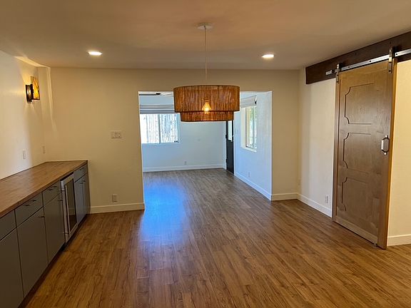 Great rm adjacent to Kitchen