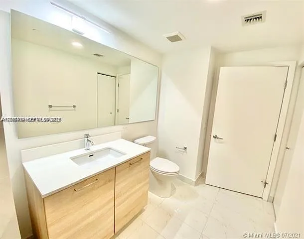 16385 Biscayne Blvd #702 — Photo 8