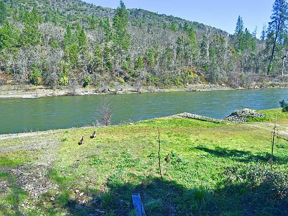 3rd image of 6930 Rogue River Hwy