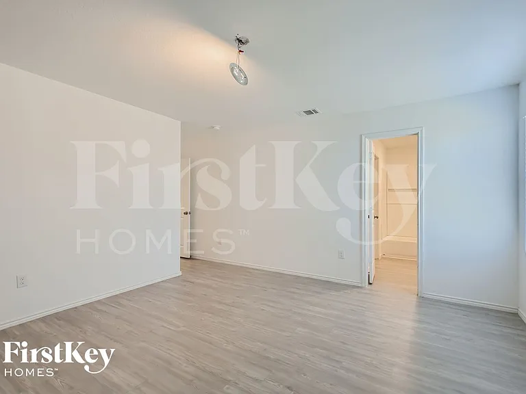 13835 Llama Pl — Photo 16