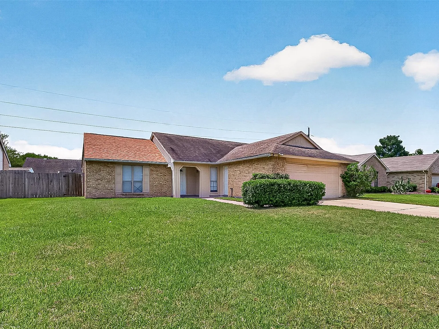 3 bed, 2.0 bath, 1452 sqft, $1,900 — Photo 4
