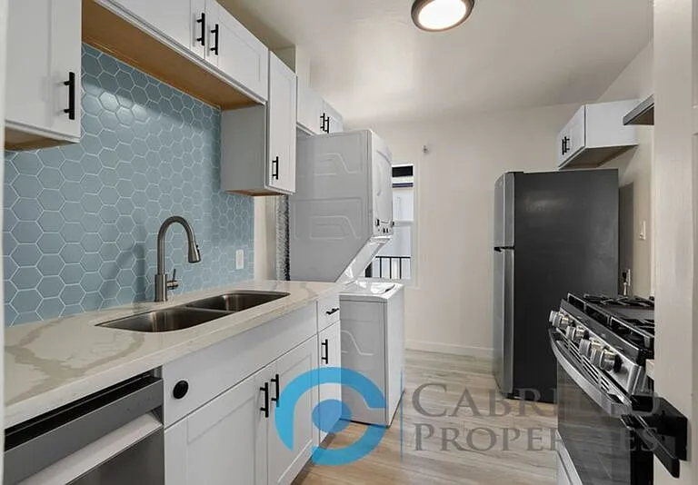 4571 North Ave — Photo 9