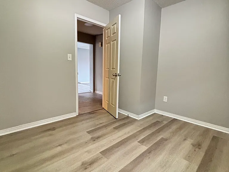 1516 Main St W #2-B — Photo 9